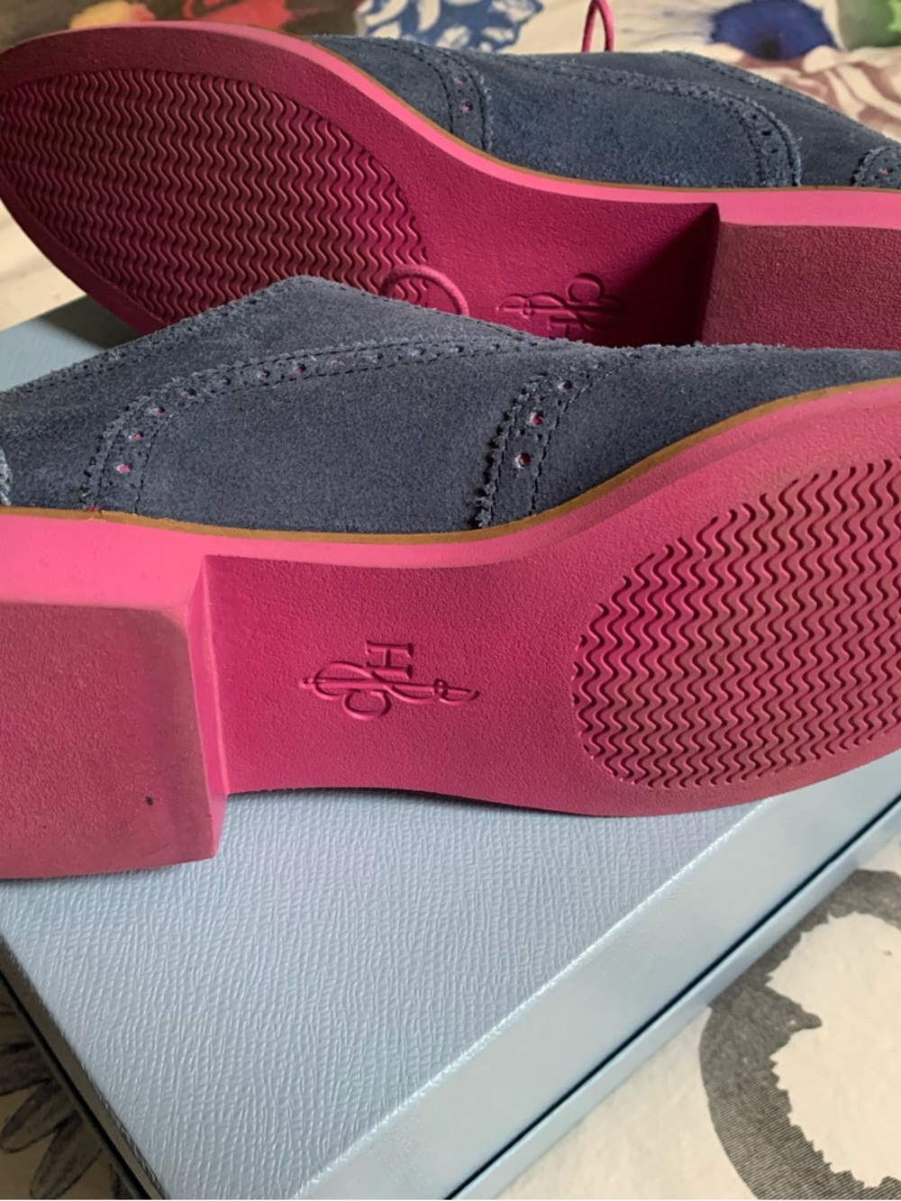 Blue suede shoes by Cole Haan with pink trim and laces EUC size 10 - Picture 4 of 5